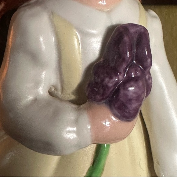 HOLLAND MOLD Mid-century VTG MAIDEN Porcelain Auburn Hair w/ Bouquet Cottagecore - Picture 7 of 14